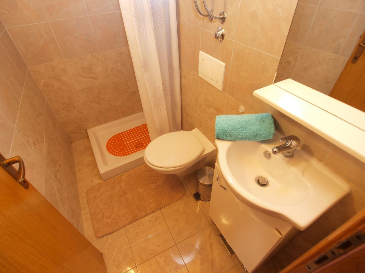 Apartments Iva 1534 พูลา ภายนอก รูปภาพ