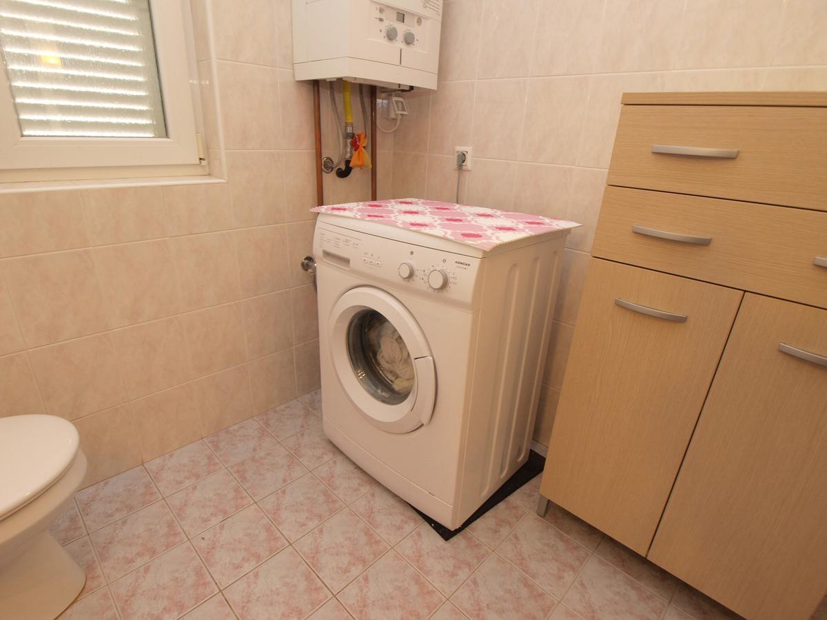 Apartments Iva 1534 พูลา ภายนอก รูปภาพ